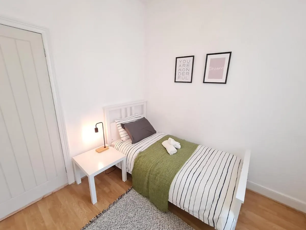 Apartment Ferienwohnung Large 3 Bed Flat, Free Parking Newcastle upon Tyne Großbritannien
